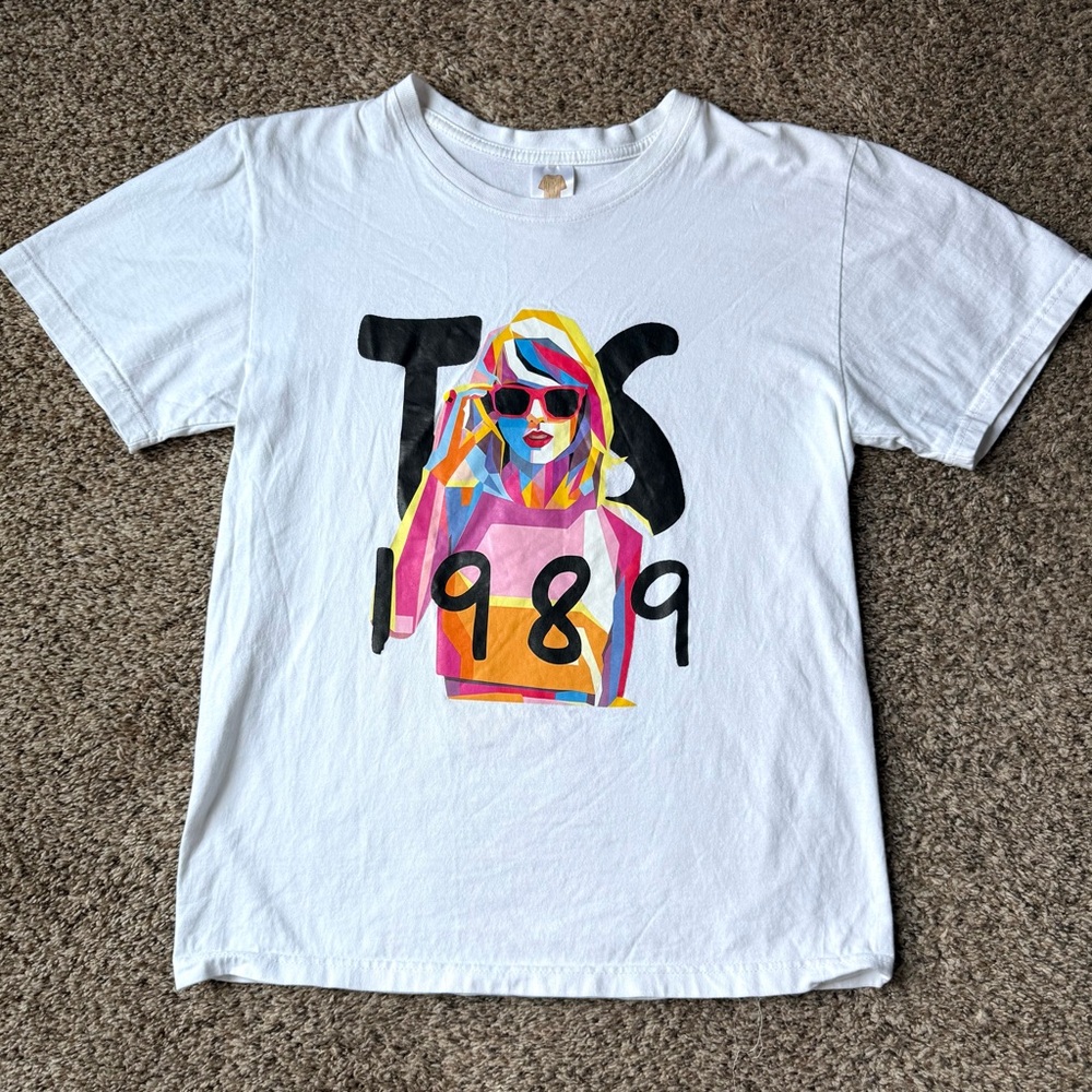 Taylor Swift 1989 Graphic T shirt